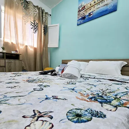 Aquamarina Bed & Breakfast *